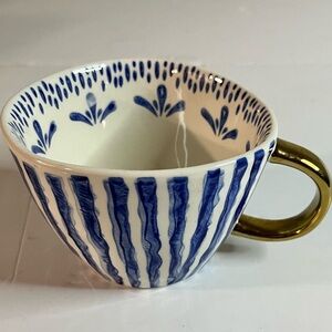 Blue & White Ceramic Coffee/Tea Cup with Gold Handle – Hand Wash Only
